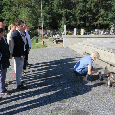 Moment zapalenia symbolicznej lampki pamięci